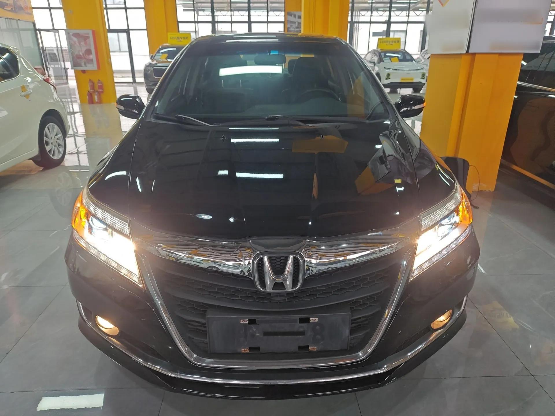 Honda Crider 2016 1.8L CVT Luxury Edition — миниатюра 2