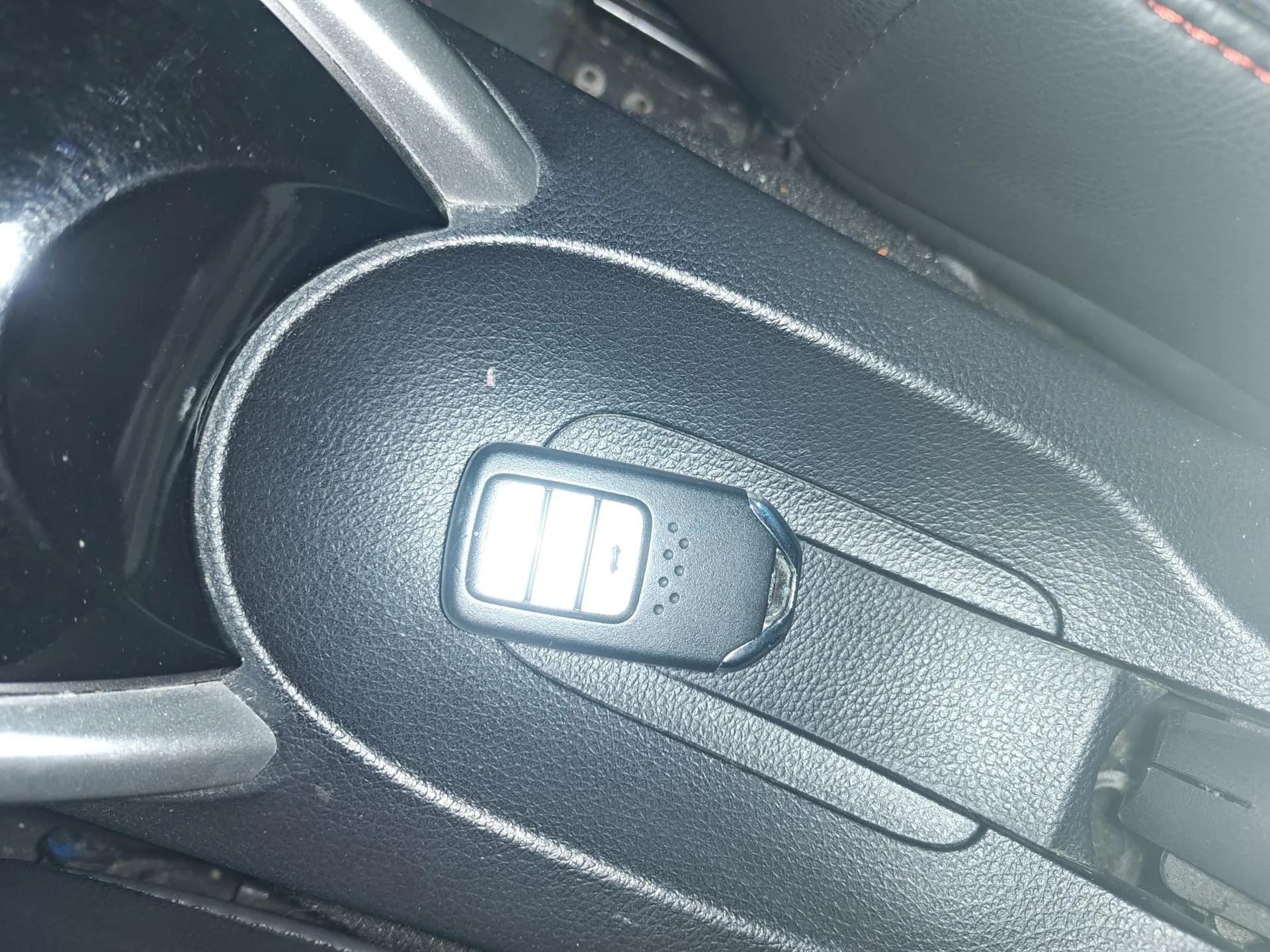 Honda Crider 2016 1.8L CVT Luxury Edition — миниатюра 12