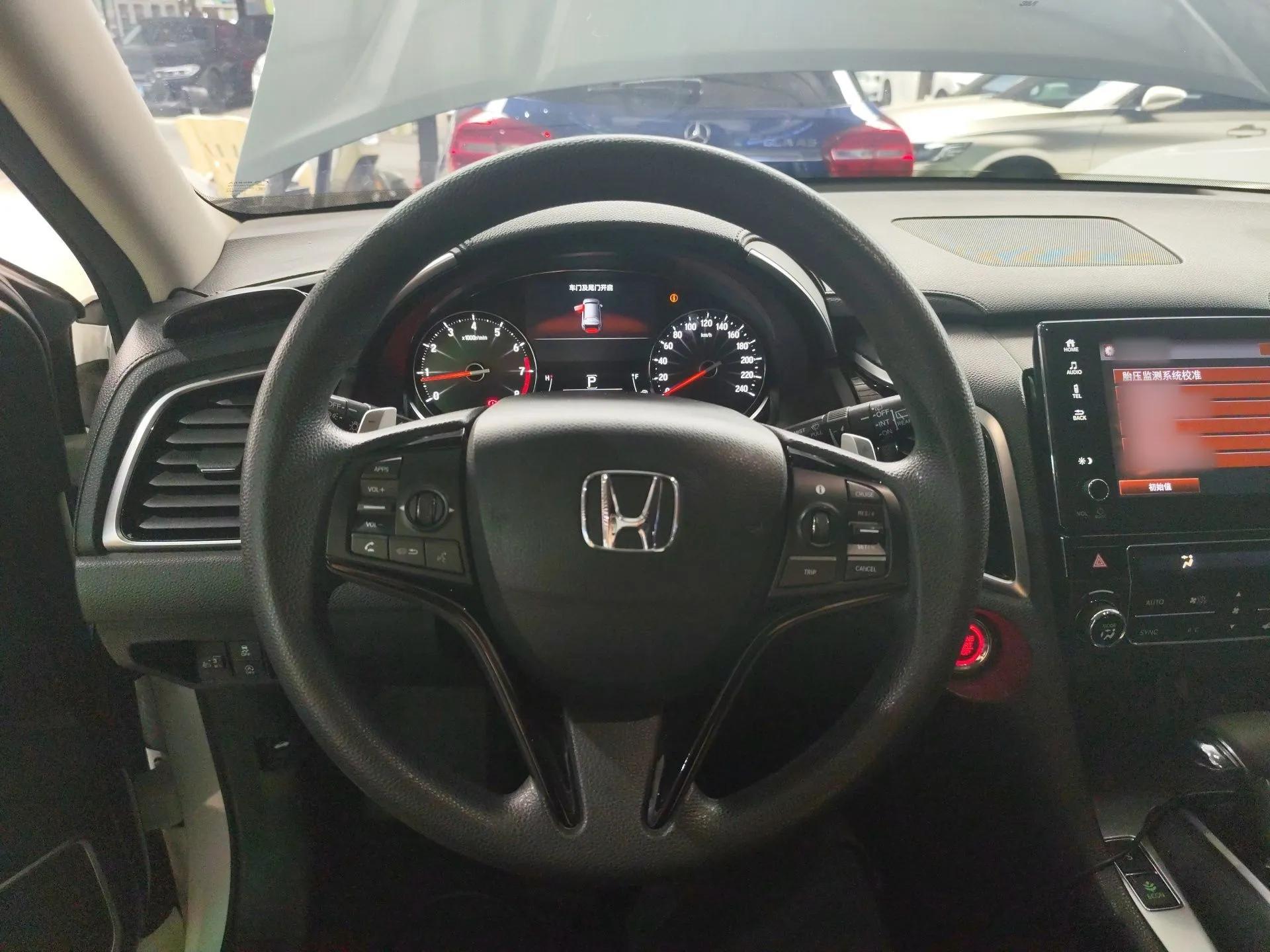 Honda Avancier 2019 240TURBO Two-Wheel Drive Elite Edition — миниатюра 13