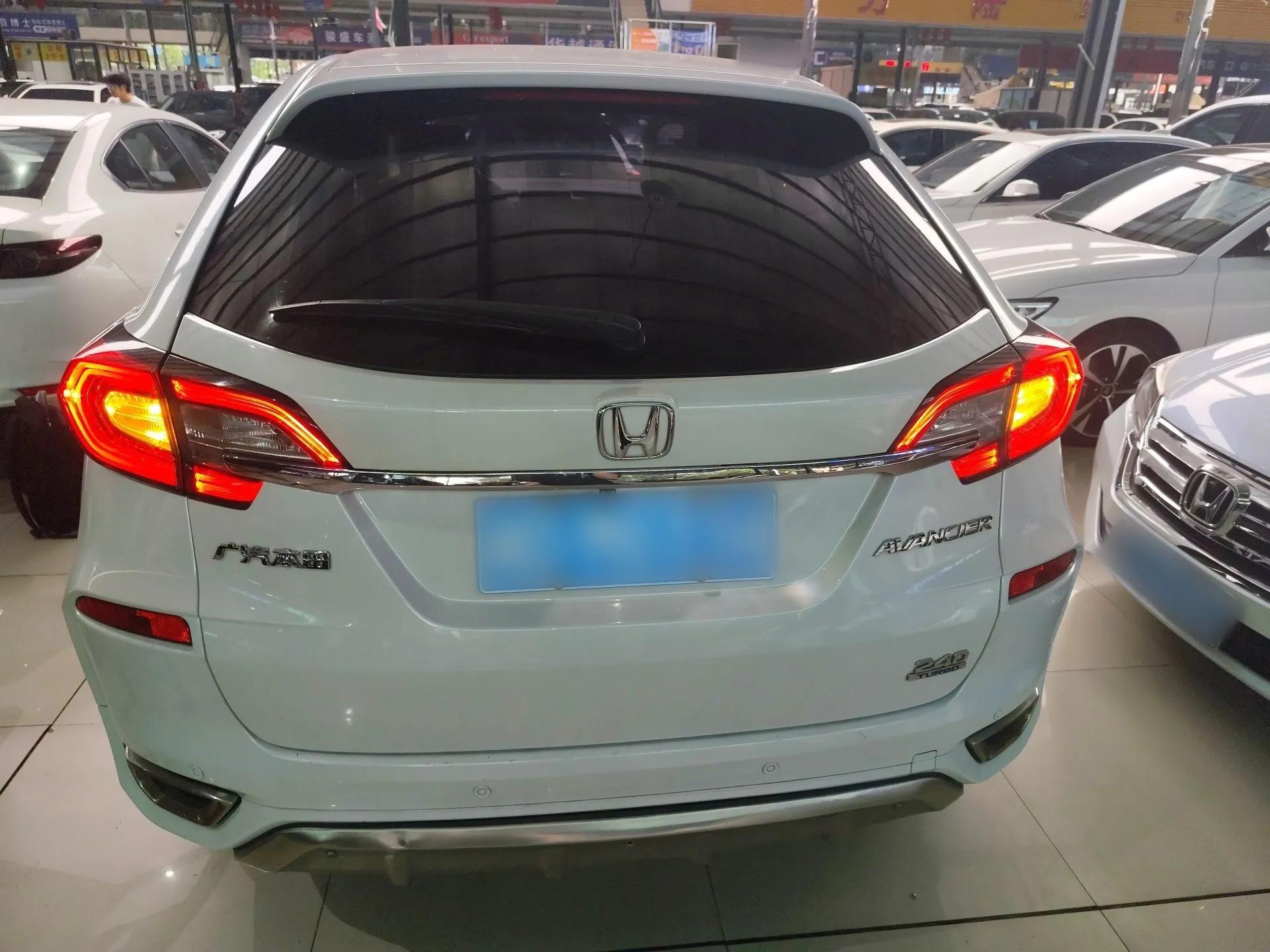 Honda Avancier 2019 240TURBO Two-Wheel Drive Elite Edition — миниатюра 3