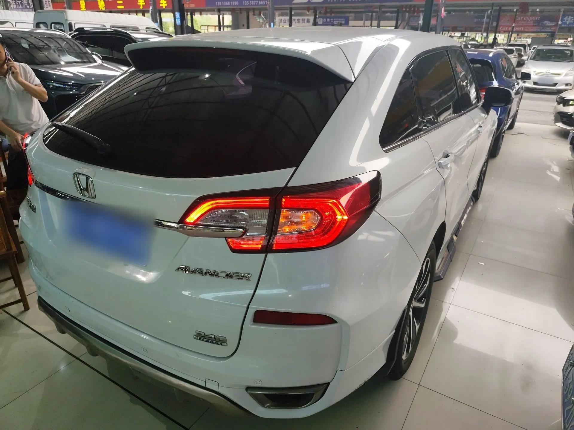 Honda Avancier 2019 240TURBO Two-Wheel Drive Elite Edition — миниатюра 4