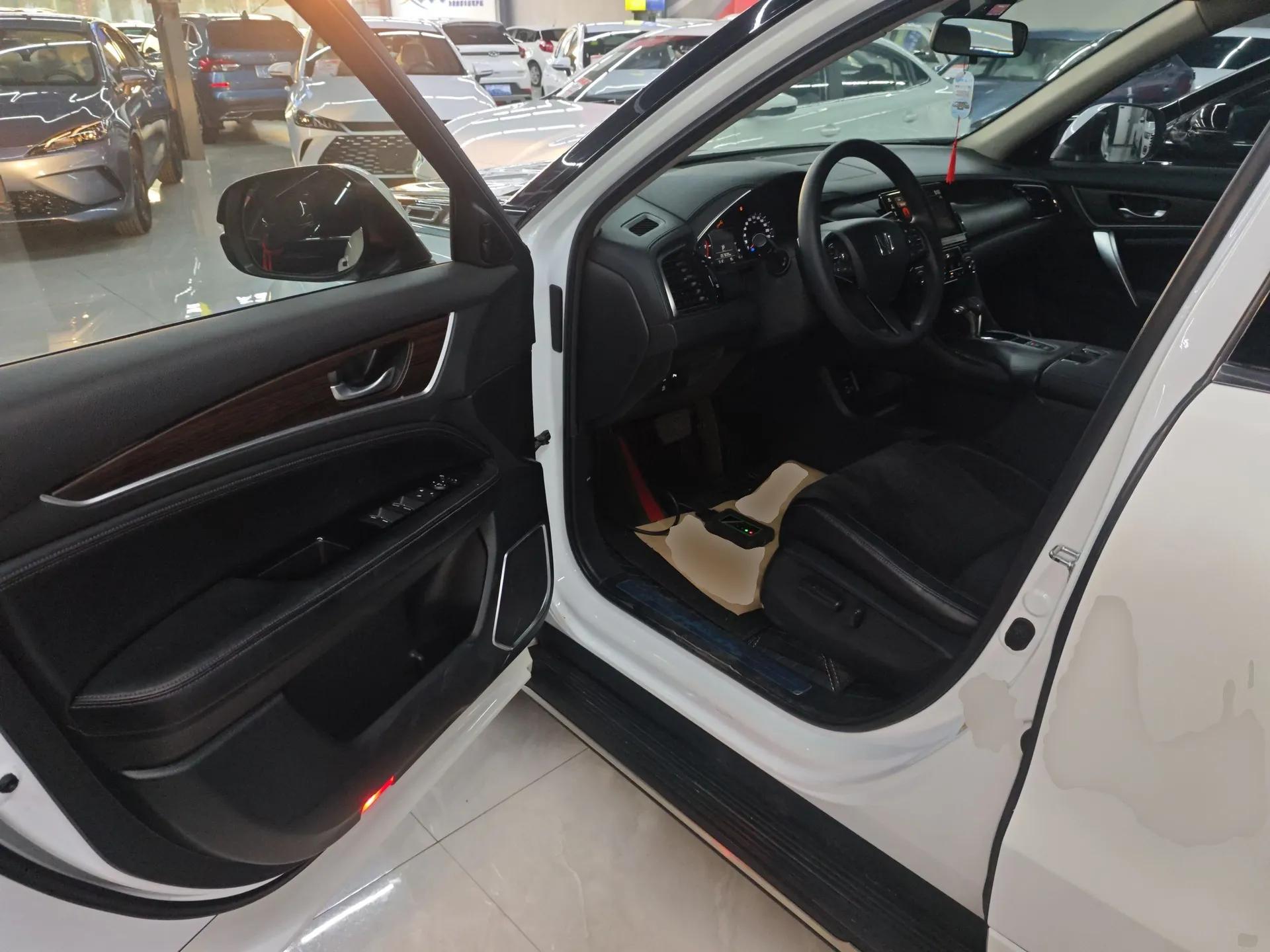Honda Avancier 2017 240TURBO Two-Wheel Drive Elite Edition — миниатюра 18