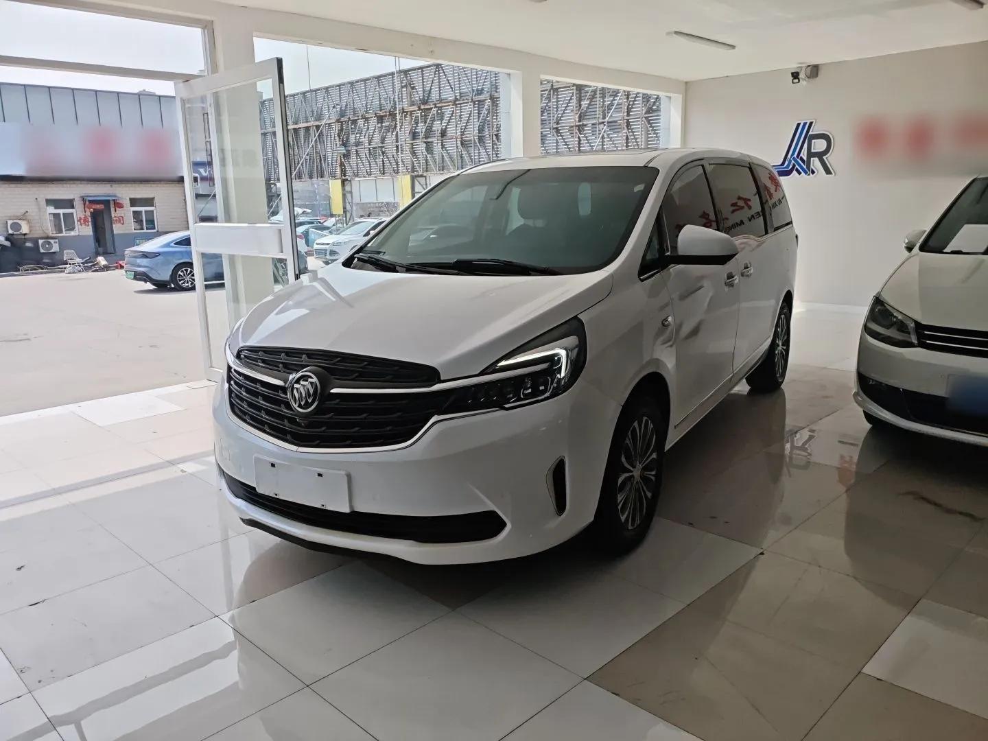 Buick GL8 2021 Land Cruiser Executive 652T Premium Model — миниатюра 1