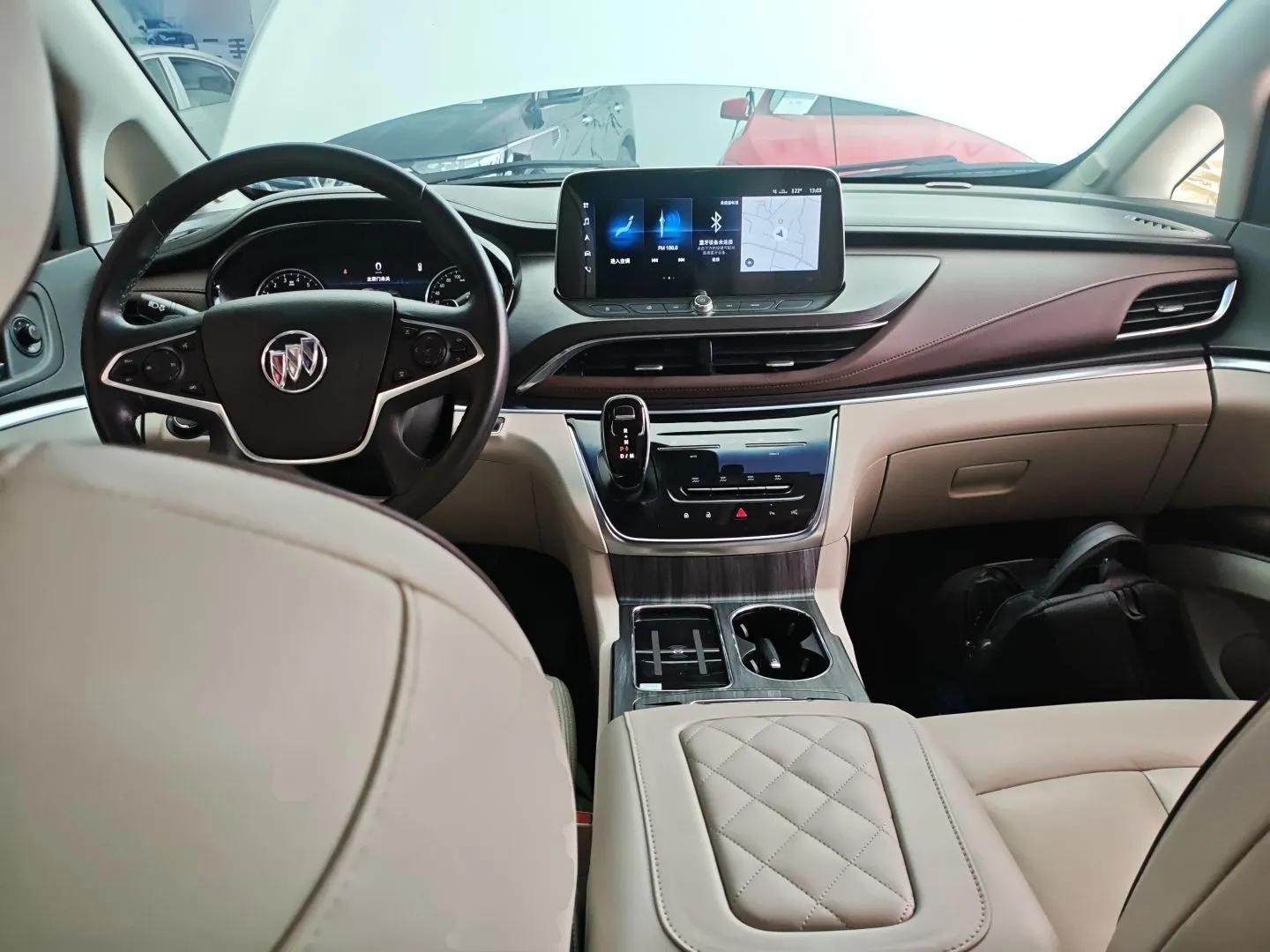 Buick GL8 2021 Land Cruiser Executive 652T Premium Model — миниатюра 12