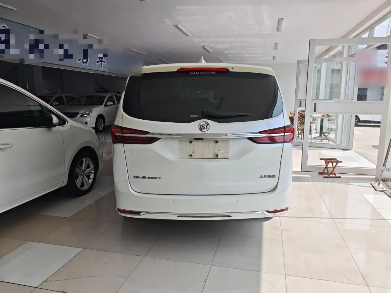 Buick GL8 2021 Land Cruiser Executive 652T Premium Model — миниатюра 3
