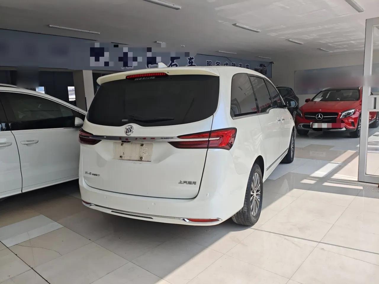 Buick GL8 2021 Land Cruiser Executive 652T Premium Model — миниатюра 4