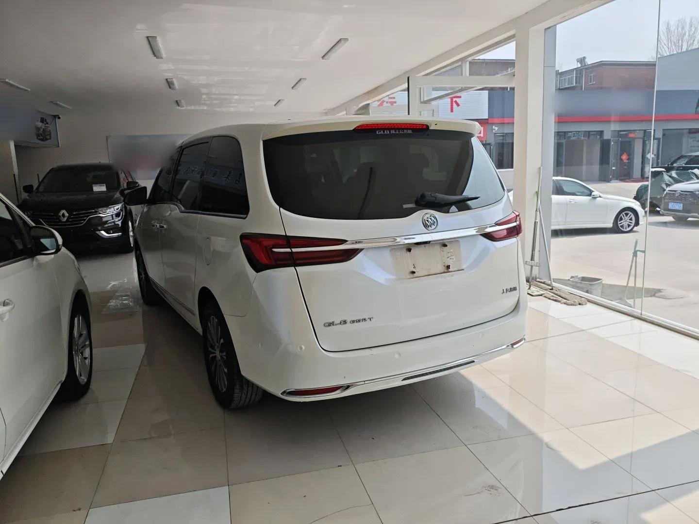 Buick GL8 2021 Land Cruiser Executive 652T Premium Model — миниатюра 7