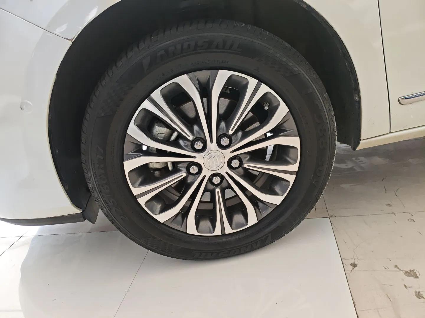 Buick GL8 2021 Land Cruiser Executive 652T Premium Model — миниатюра 9
