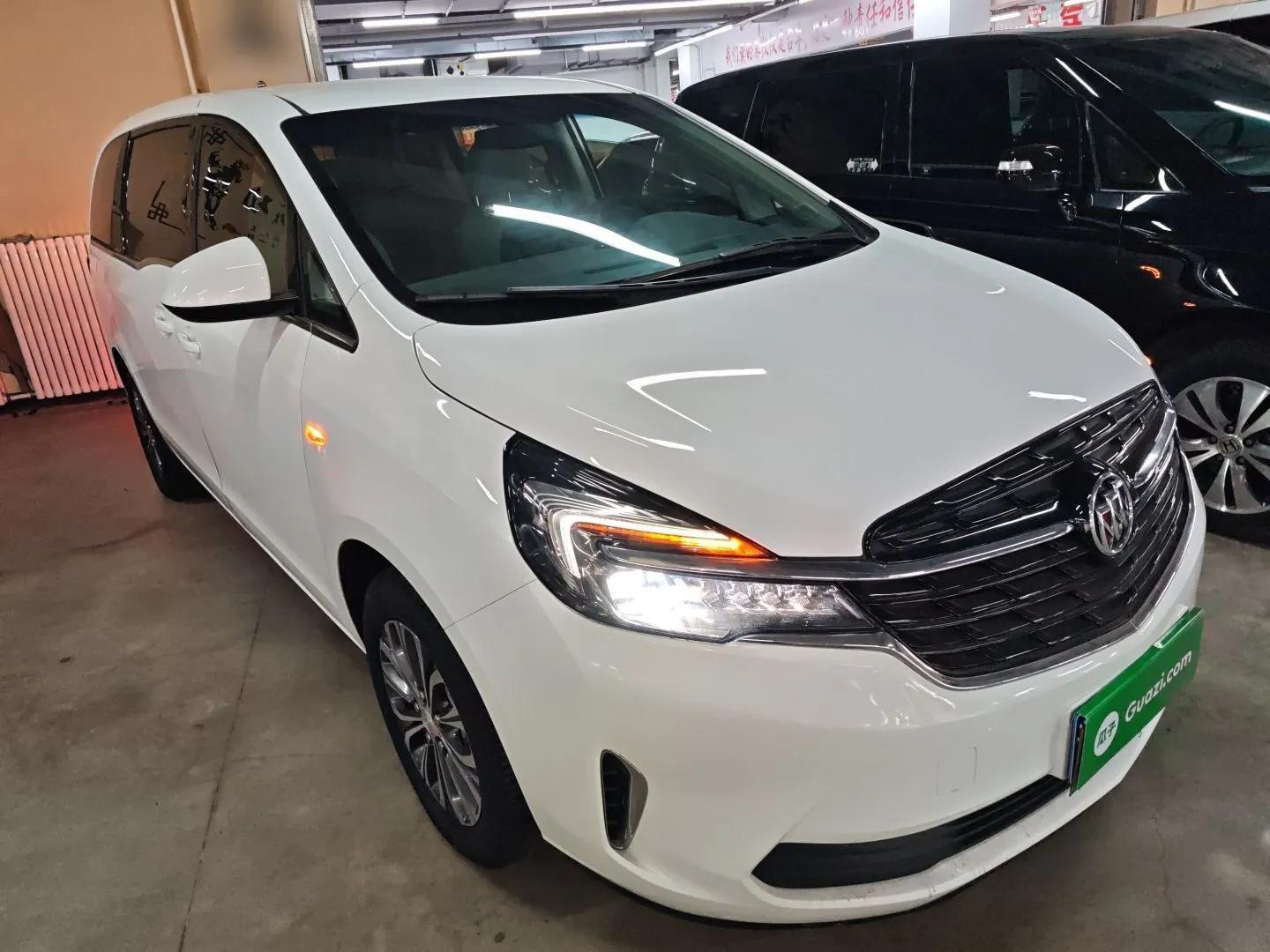 Buick GL8 2022 Land Cruiser Executive Class 652T Comfort Model — миниатюра 3
