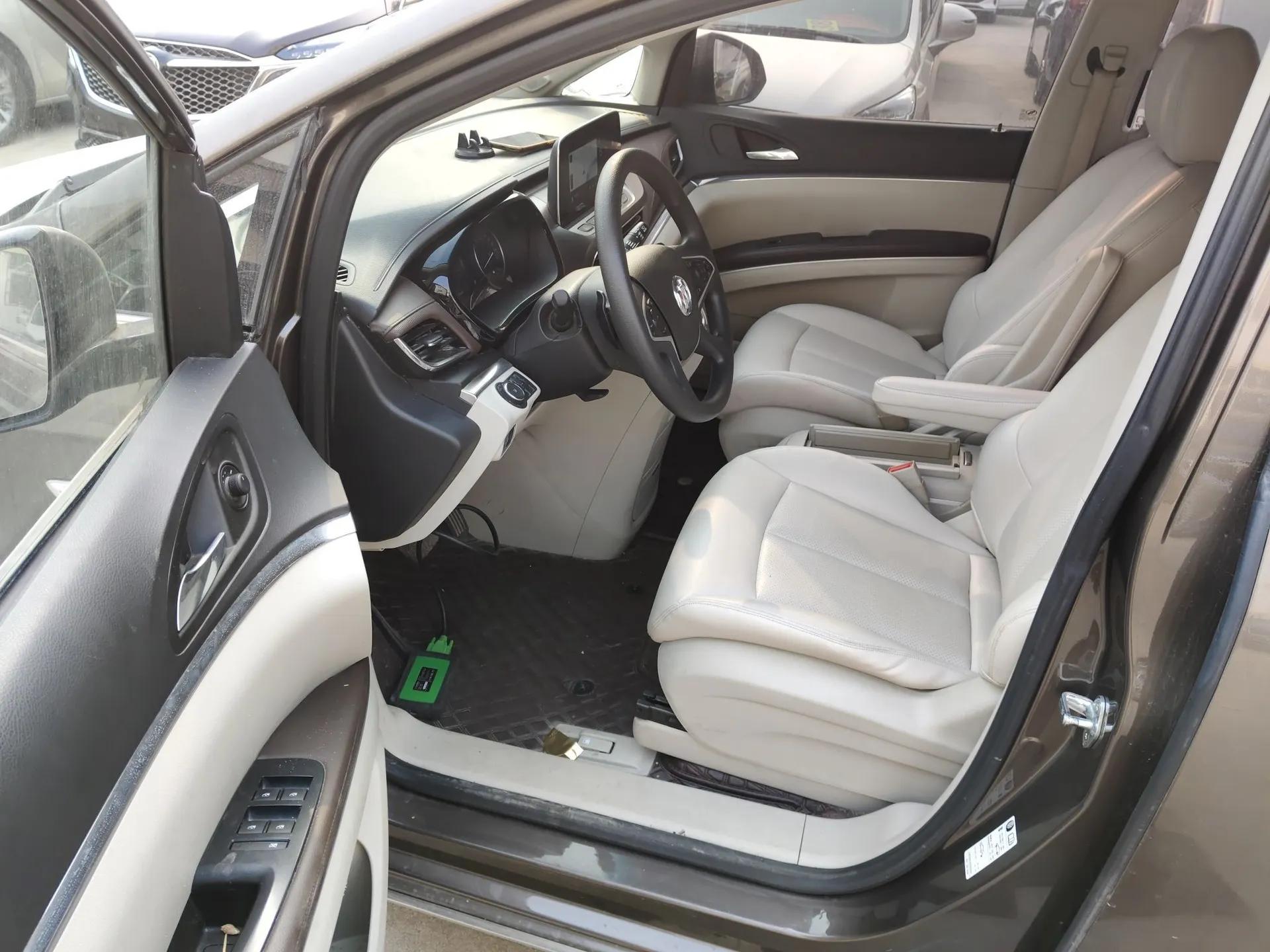 Buick GL8 2023 Land Executive Class Smart Enjoyment Model — миниатюра 19