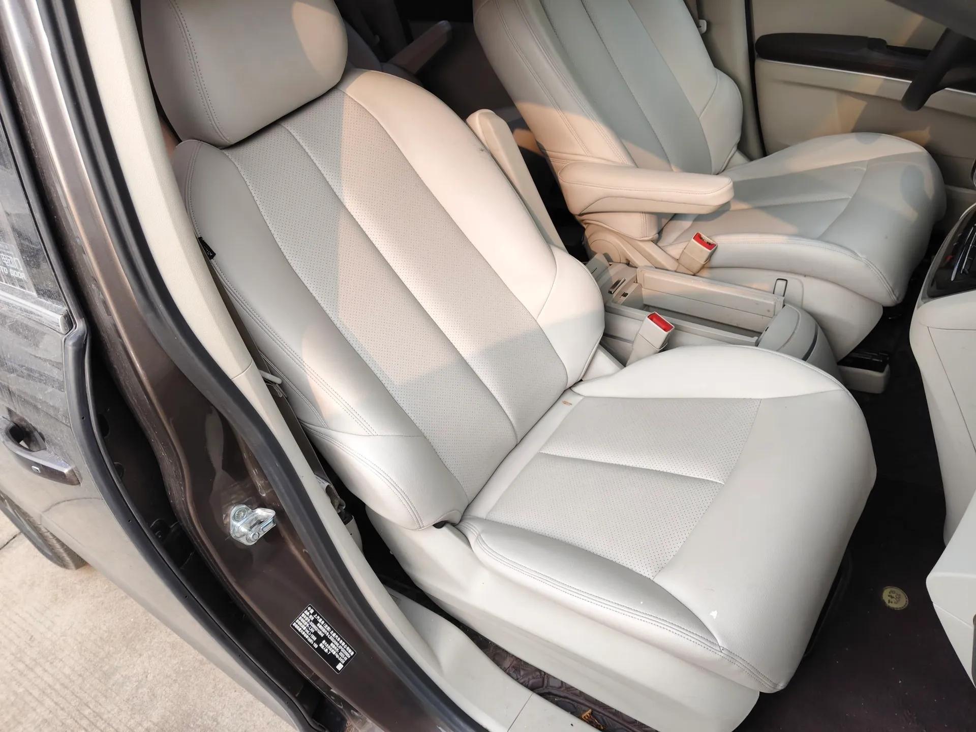 Buick GL8 2023 Land Executive Class Smart Enjoyment Model — миниатюра 23