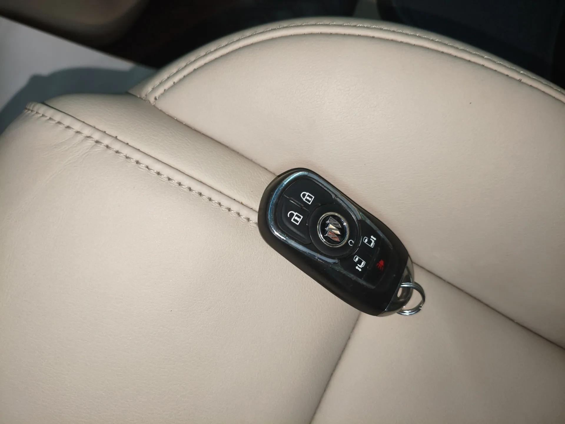 Buick GL8 2022 ES Landtrek 653T Luxury Edition — миниатюра 19