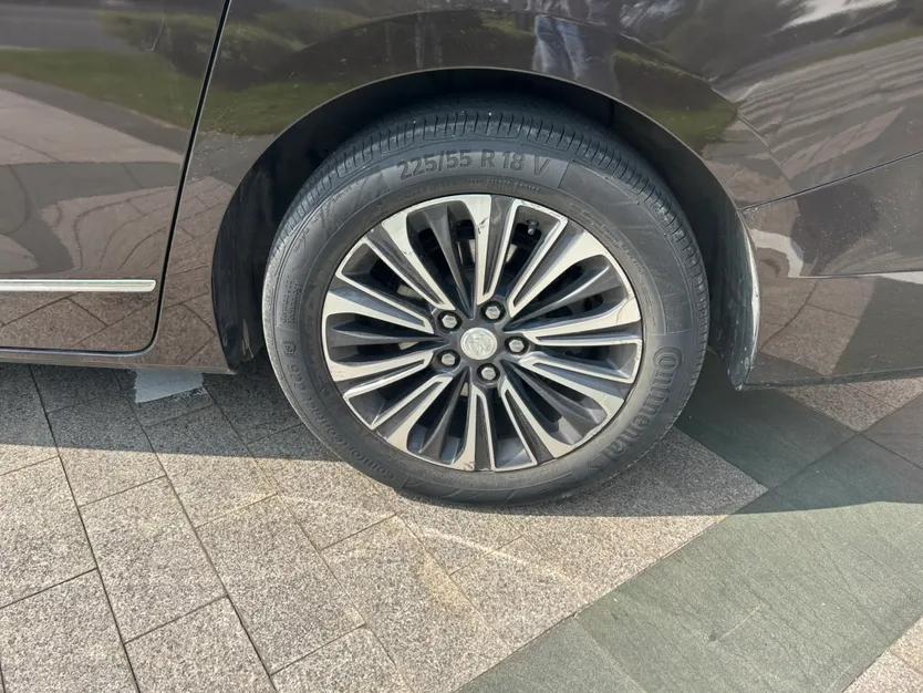 Buick GL8 2020 ES Land Cruiser 653T Flagship Model — миниатюра 18
