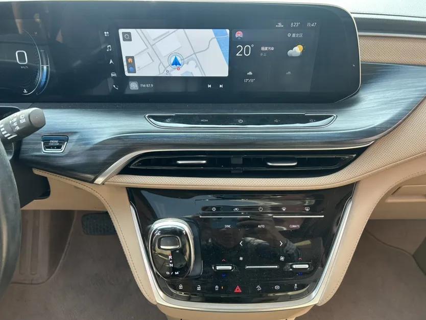 Buick GL8 2020 ES Land Cruiser 653T Flagship Model — миниатюра 22