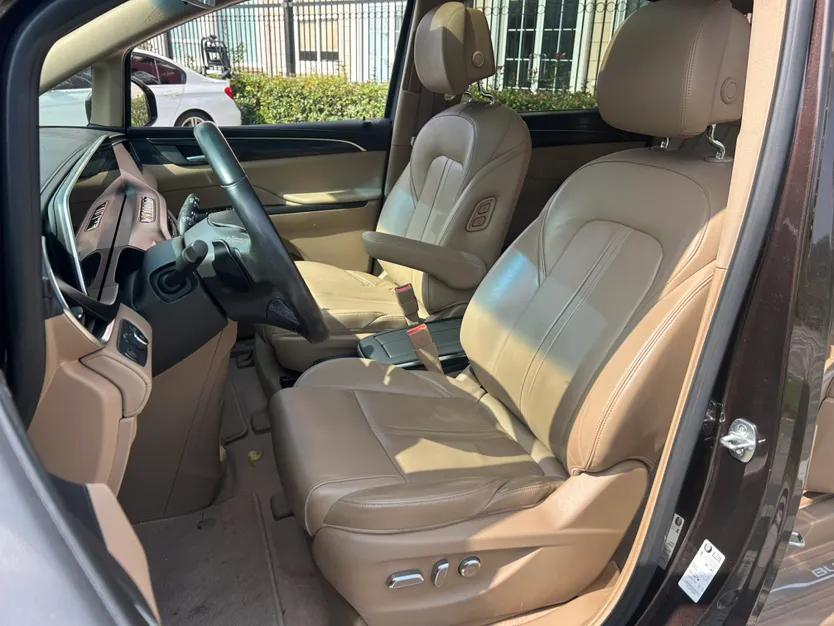 Buick GL8 2020 ES Land Cruiser 653T Flagship Model — миниатюра 24
