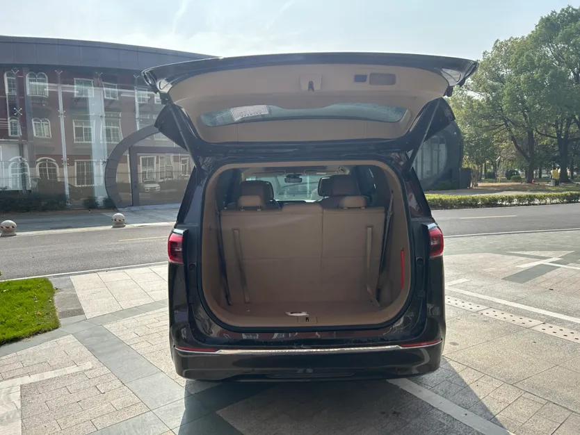Buick GL8 2020 ES Land Cruiser 653T Flagship Model — миниатюра 29