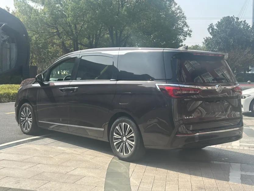 Buick GL8 2020 ES Land Cruiser 653T Flagship Model — миниатюра 4