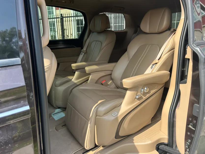 Buick GL8 2020 ES Land Cruiser 653T Flagship Model — миниатюра 31