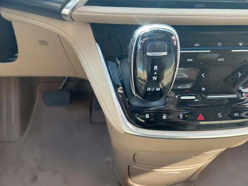 Buick GL8 2020 ES Land Cruiser 653T Flagship Model — миниатюра 33