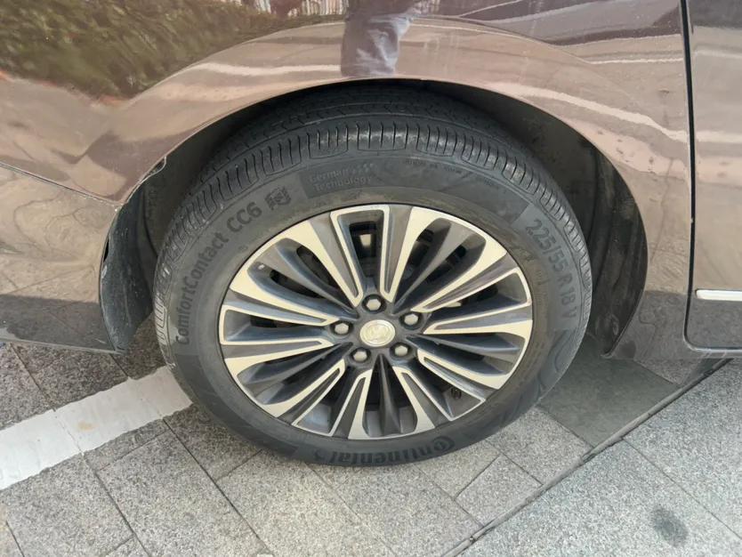Buick GL8 2020 ES Land Cruiser 653T Flagship Model — миниатюра 5