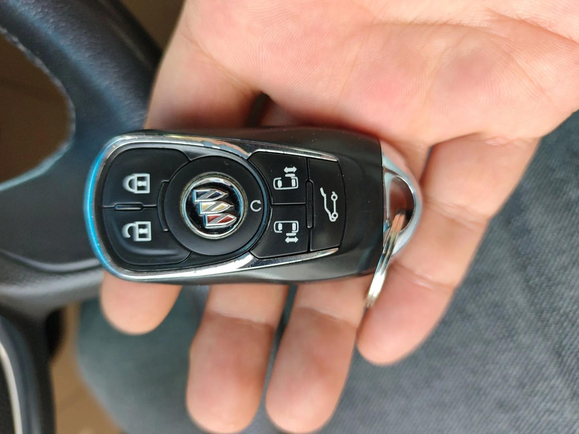 Buick GL8 2021 ES Landtrek 653T Luxury Model — миниатюра 12