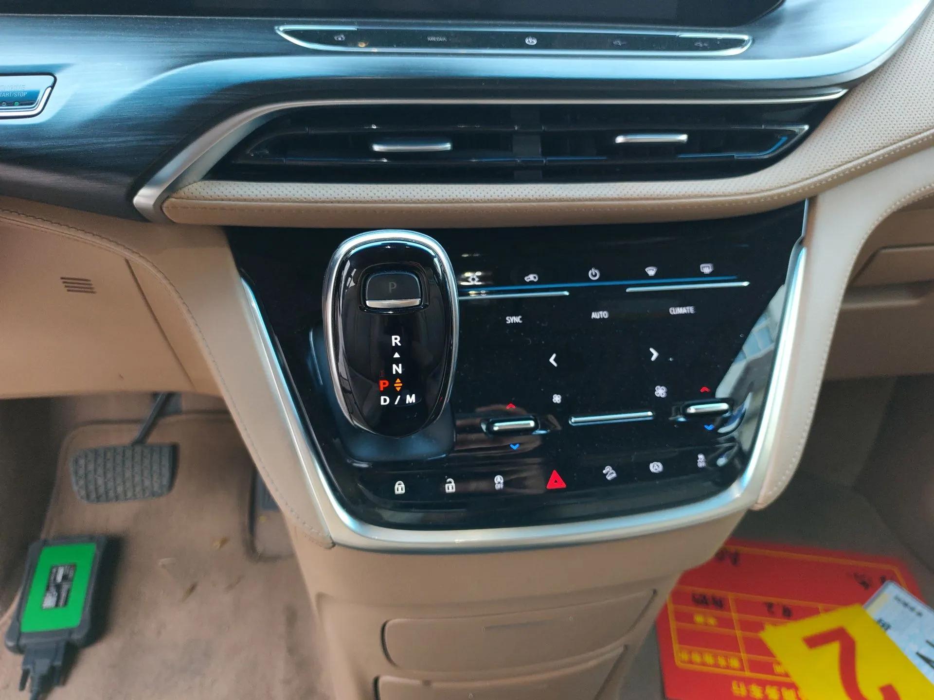 Buick GL8 2021 ES Landtrek 653T Luxury Model — миниатюра 17