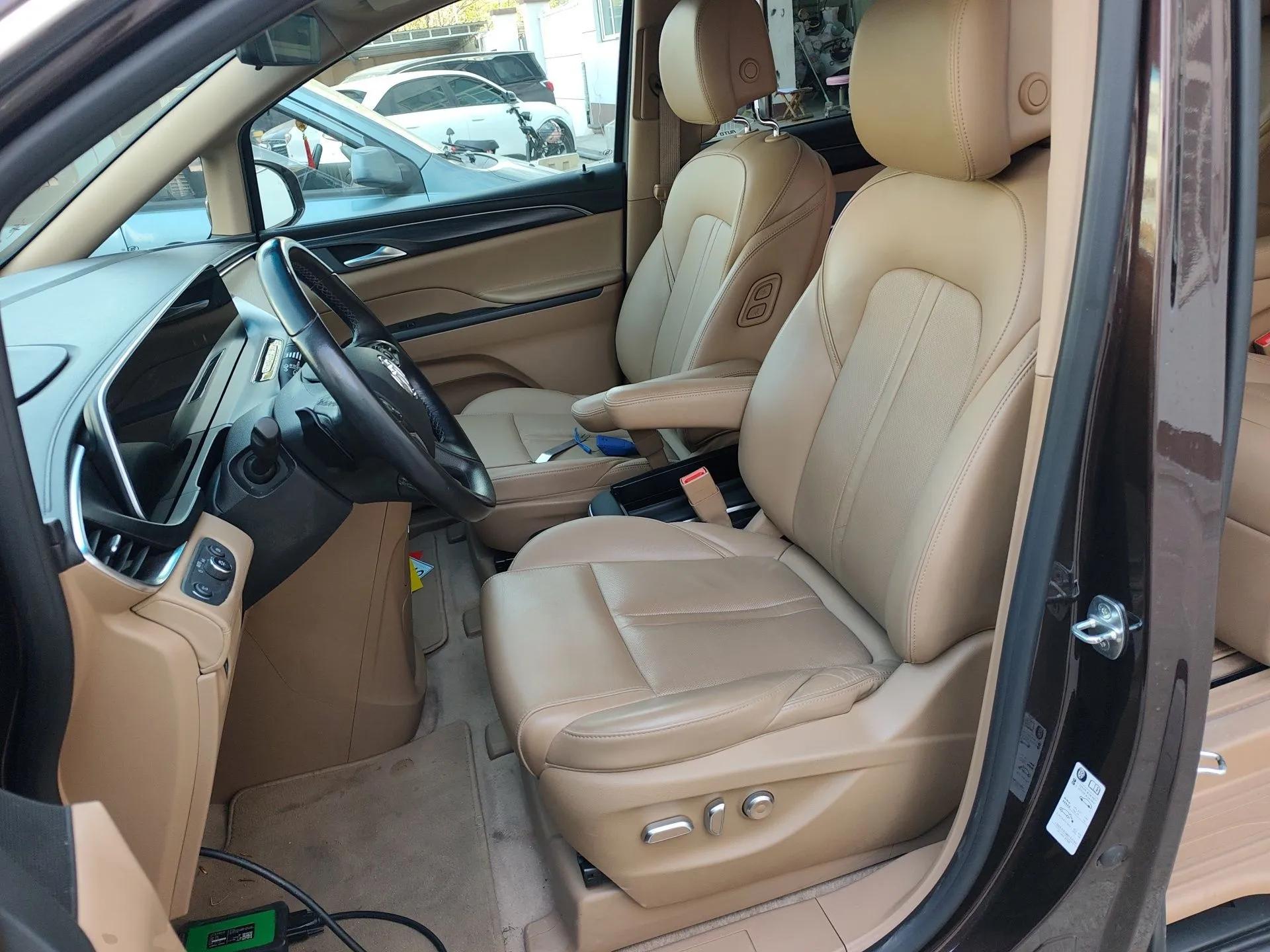 Buick GL8 2021 ES Landtrek 653T Luxury Model — миниатюра 18