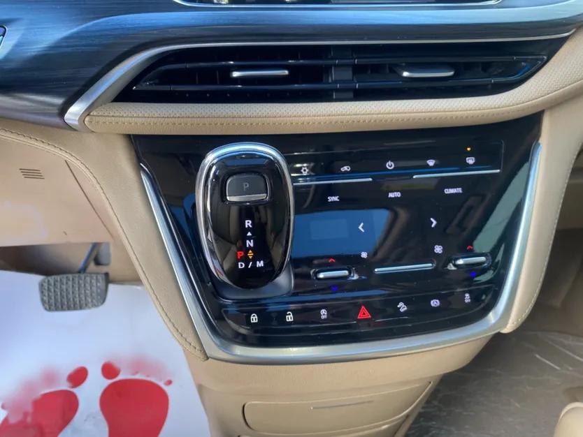 Buick GL8 2020 ES Land Cruiser 653T Luxury Model — миниатюра 18