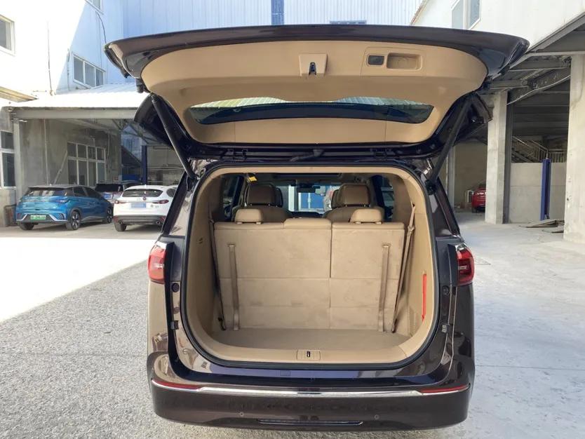 Buick GL8 2020 ES Land Cruiser 653T Luxury Model — миниатюра 21