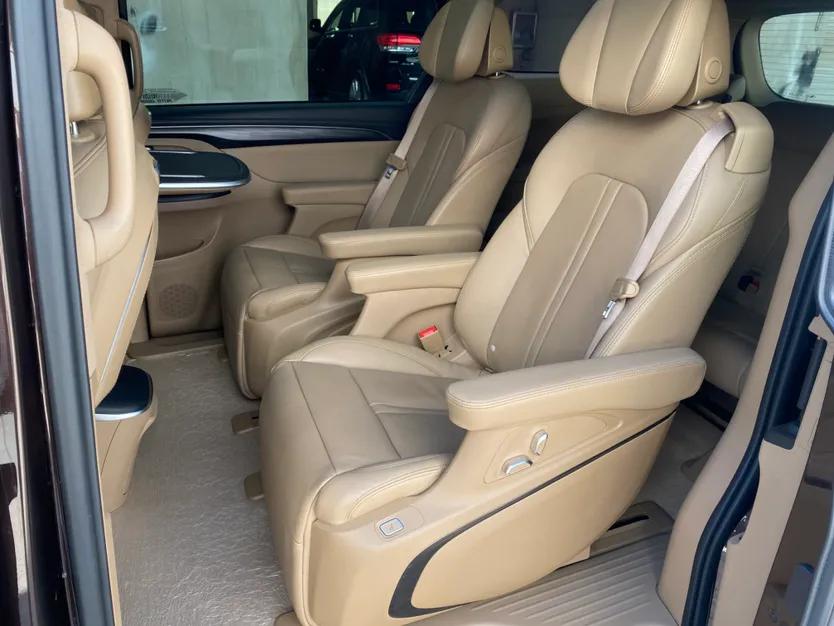Buick GL8 2020 ES Land Cruiser 653T Luxury Model — миниатюра 23