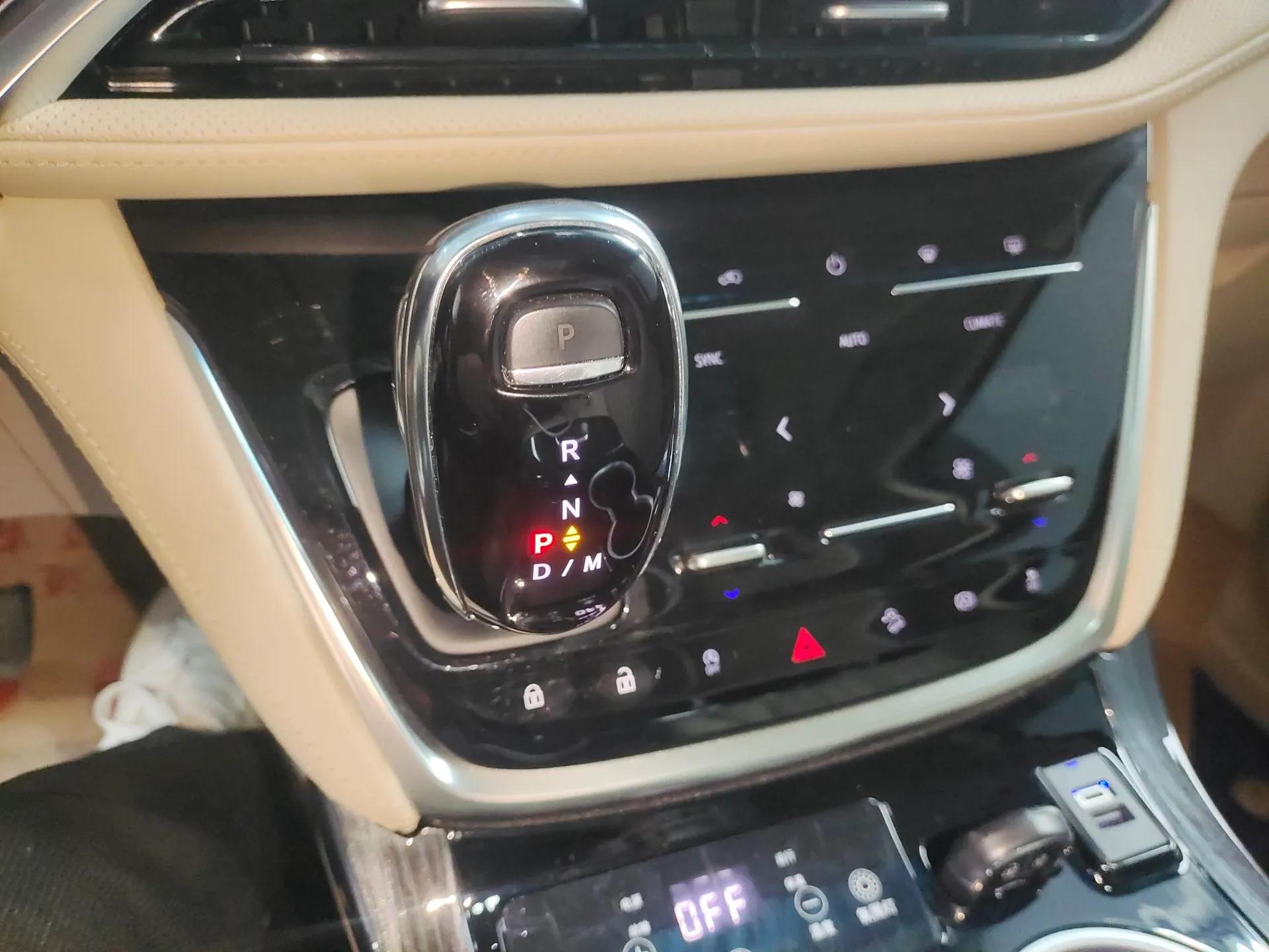 Buick GL8 2023 ES Lu Zun Flagship Model — миниатюра 17