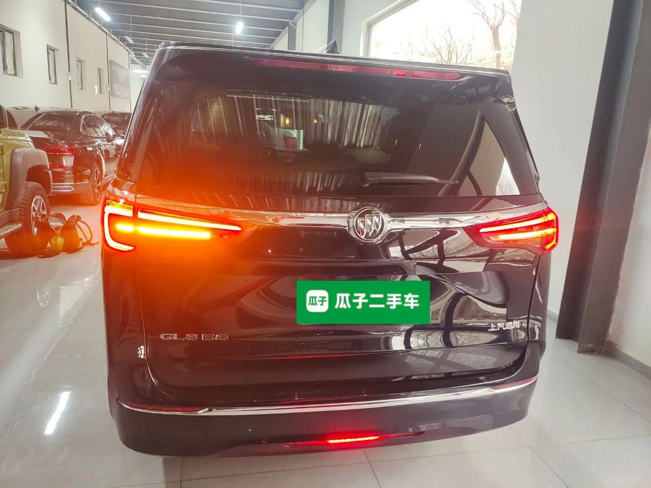 Buick GL8 2023 ES Lu Zun Flagship Model — миниатюра 5