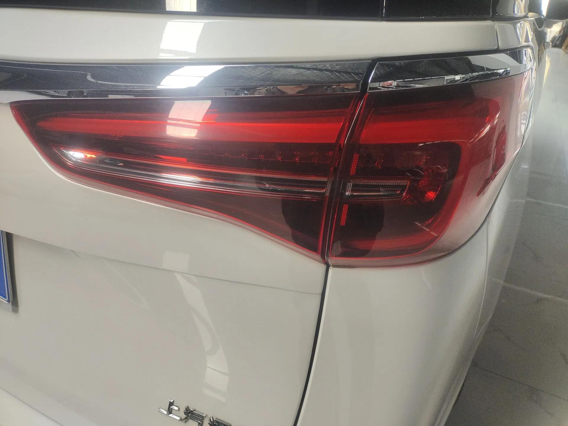 Buick GL8 2023 ES Lu Zun Comfort Model — миниатюра 7