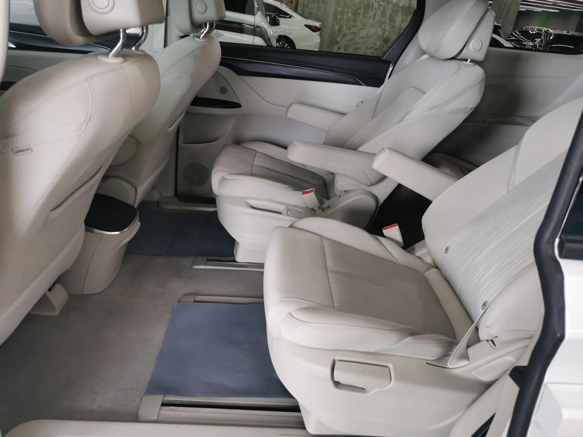 Buick GL8 2023 ES Lu Zun Comfort Model — миниатюра 19