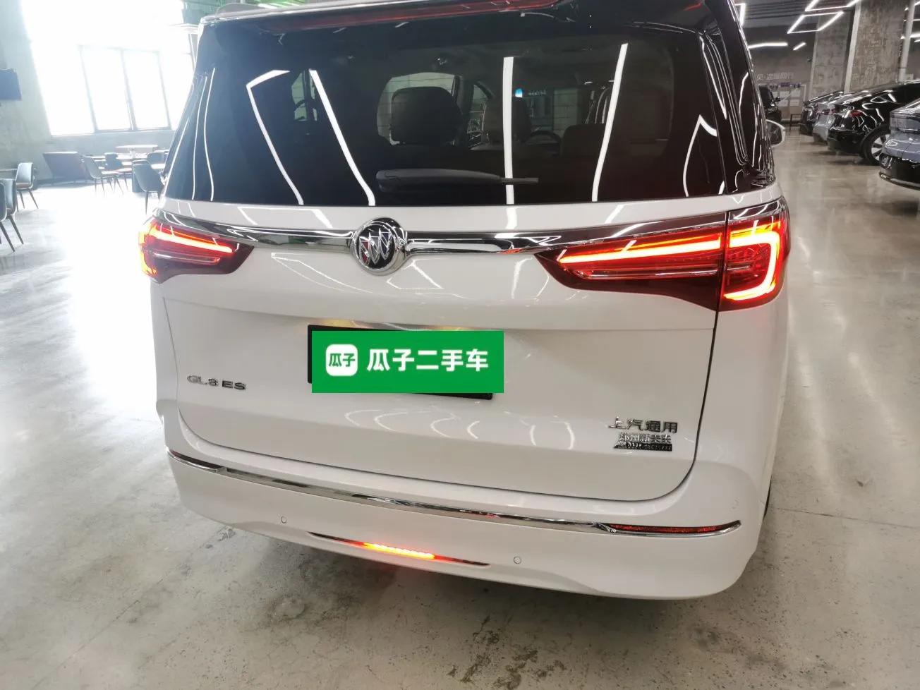Buick GL8 2023 ES Lu Zun Comfort Model — миниатюра 3