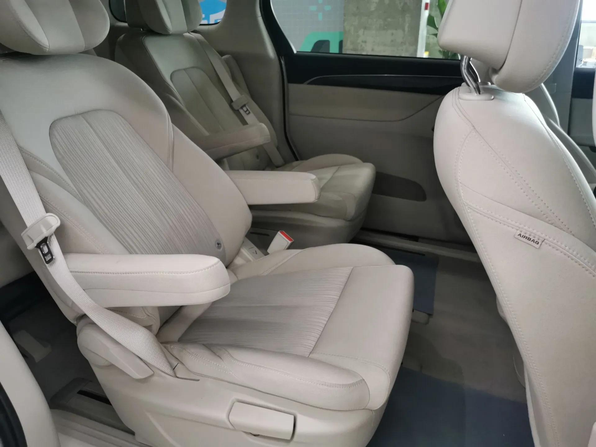 Buick GL8 2023 ES Lu Zun Comfort Model — миниатюра 23