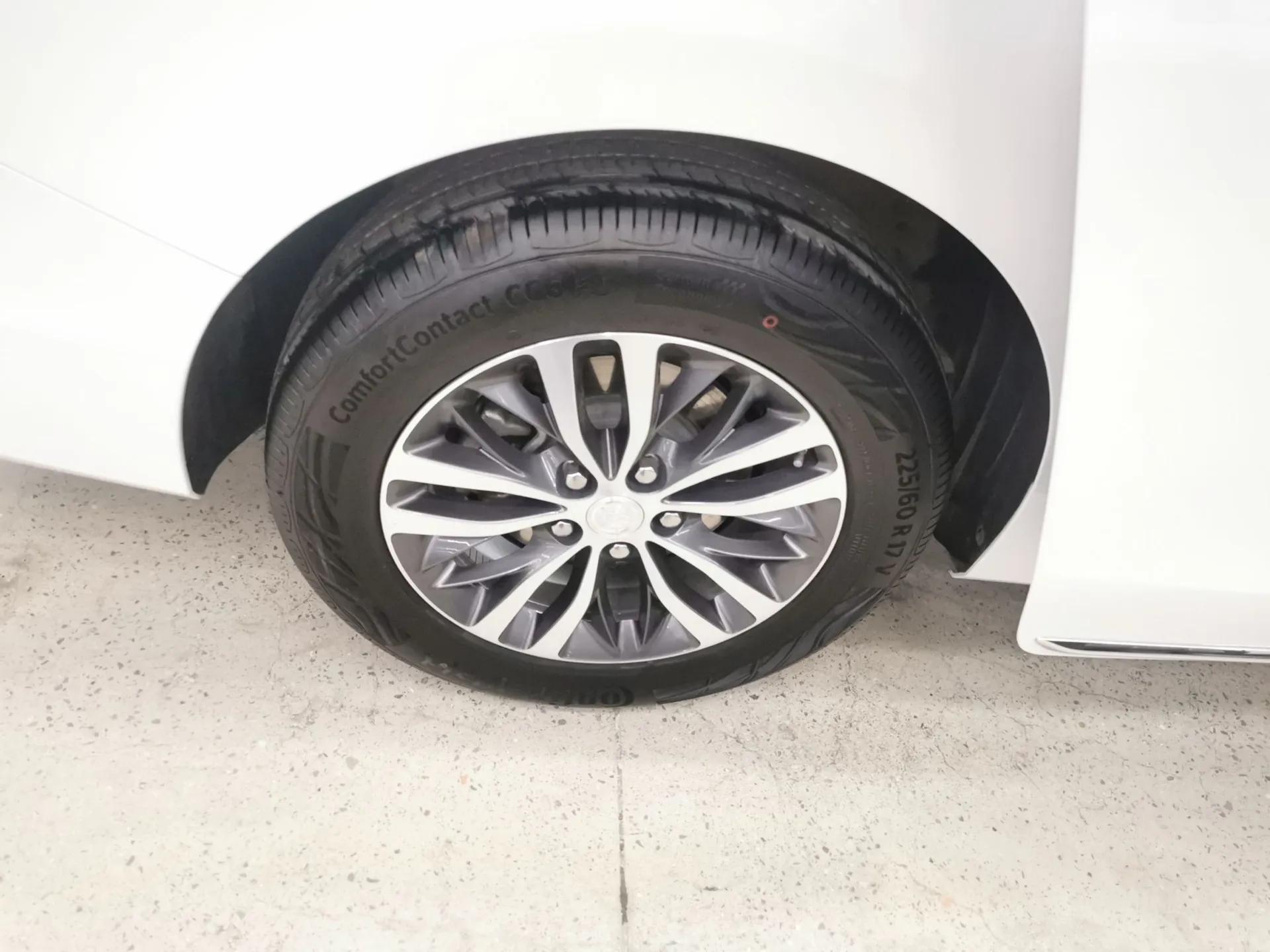 Buick GL8 2023 ES Lu Zun Comfort Model — миниатюра 10