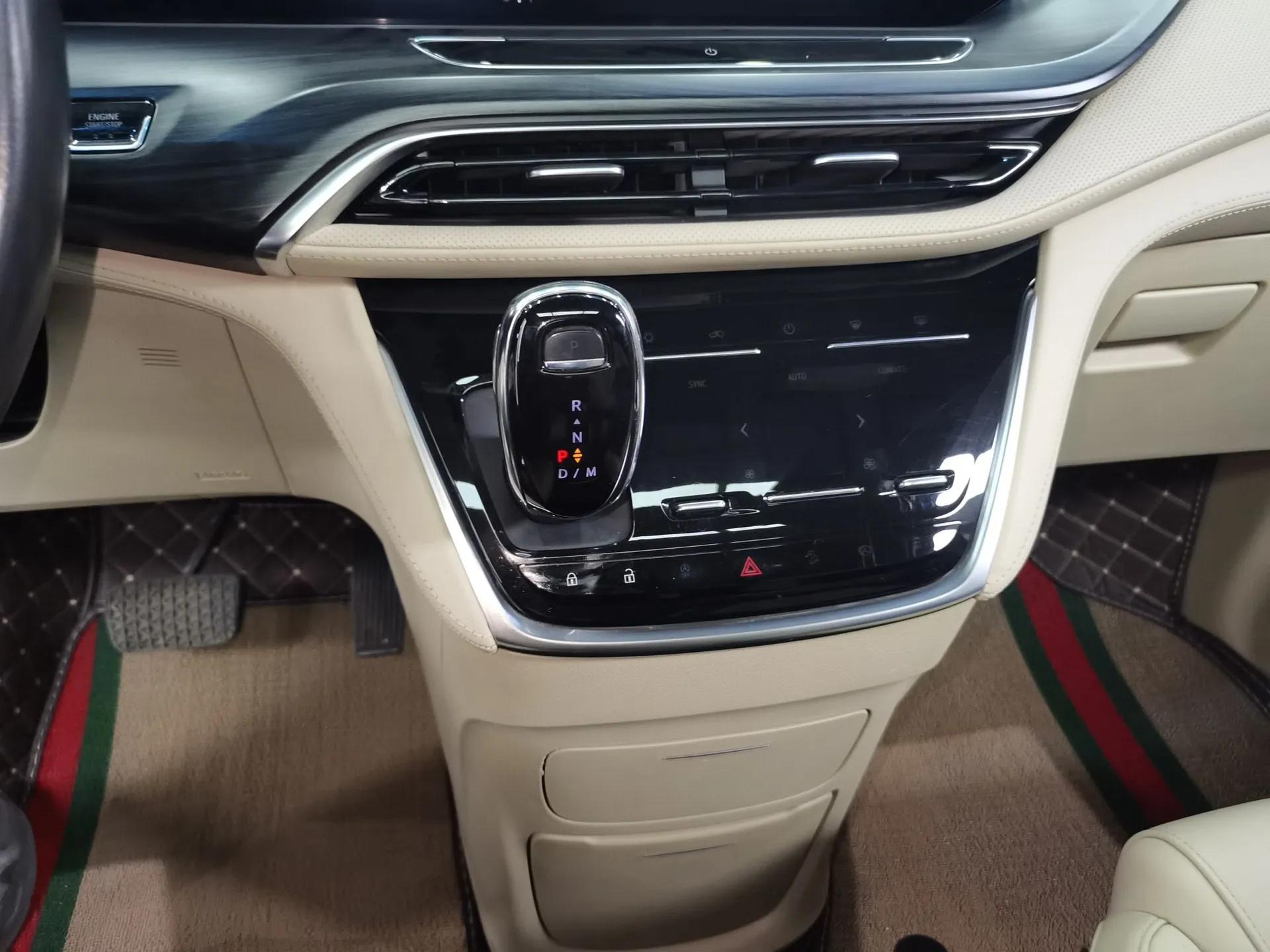 Buick GL8 2022 ES Landtrek 653T Flagship Model — миниатюра 17