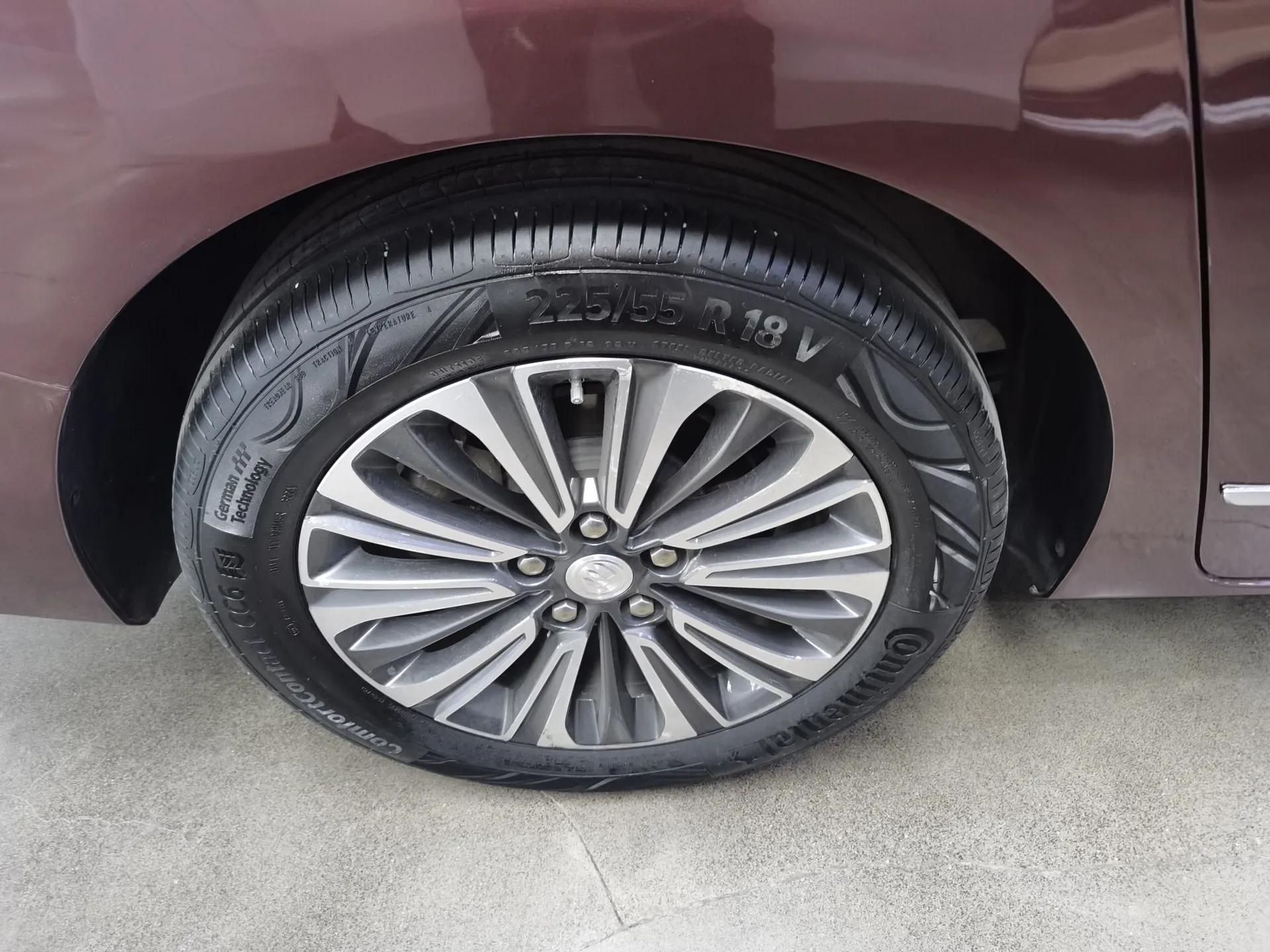 Buick GL8 2022 ES Landtrek 653T Flagship Model — миниатюра 10