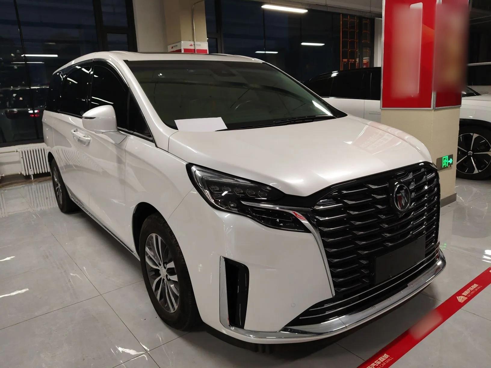Buick GL8 2023 ES Lu Zun Deluxe and Yue Edition — миниатюра 3