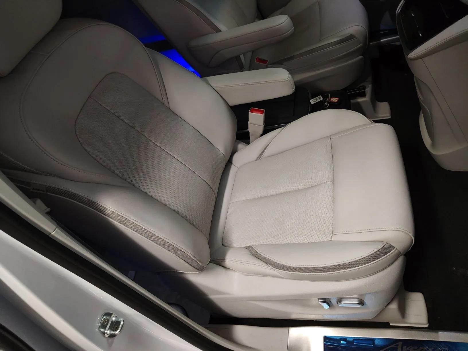 Buick GL8 2023 ES Lu Zun Deluxe and Yue Edition — миниатюра 23
