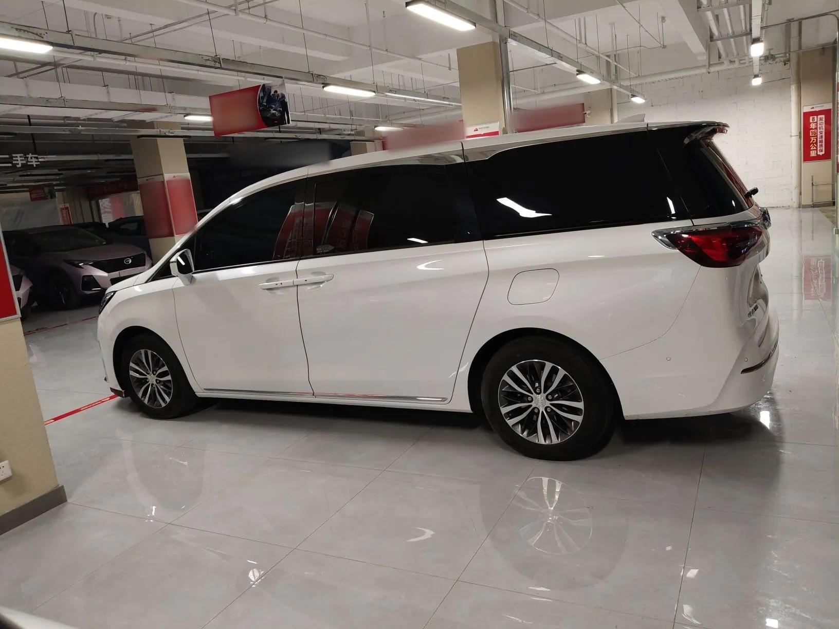 Buick GL8 2023 ES Lu Zun Deluxe and Yue Edition — миниатюра 4