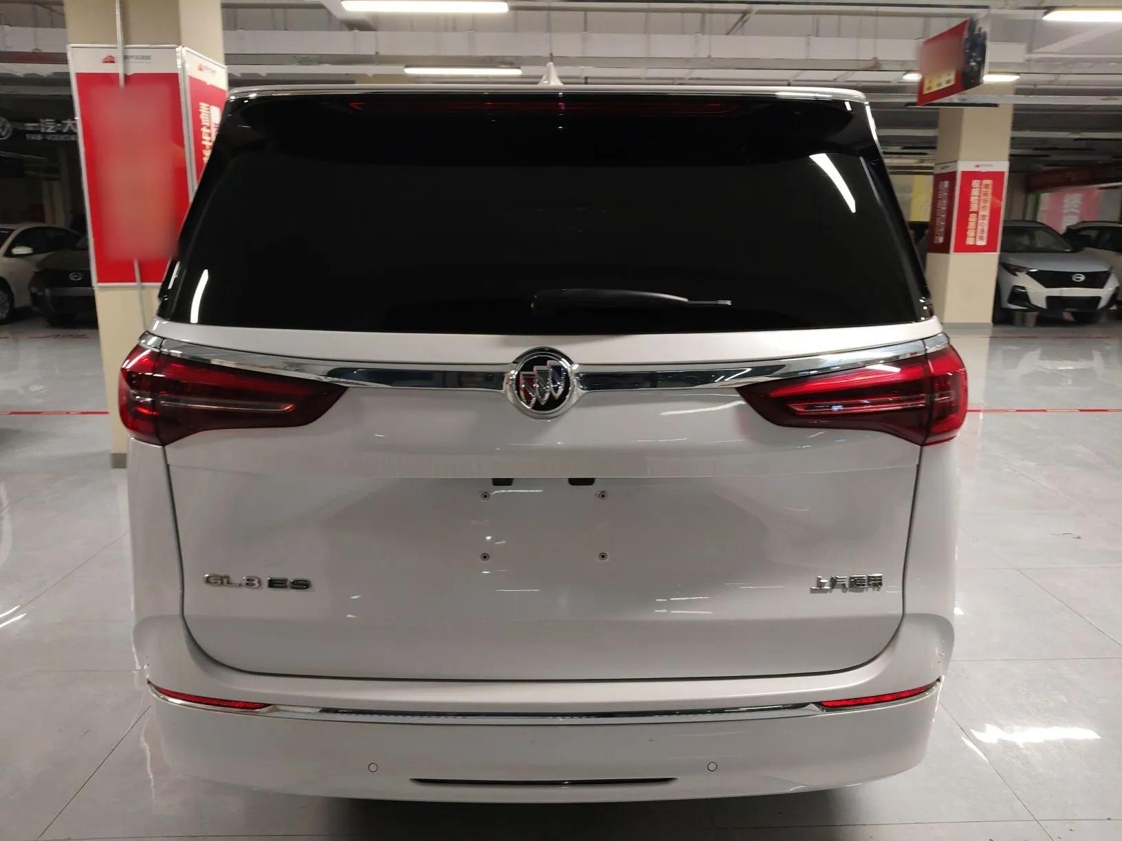 Buick GL8 2023 ES Lu Zun Deluxe and Yue Edition — миниатюра 5
