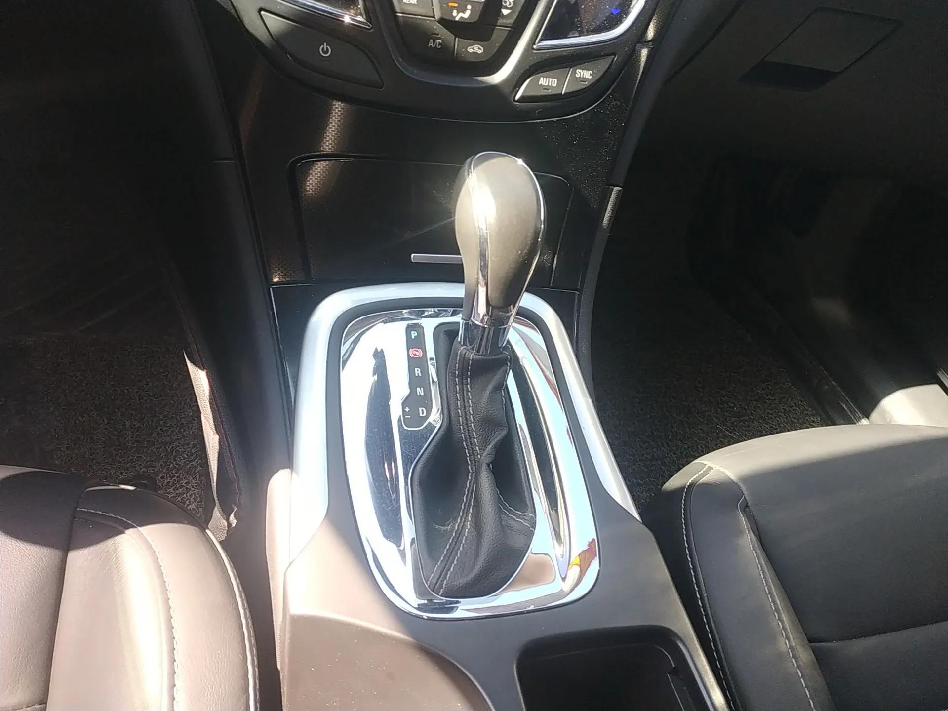 Buick Regal 2015 1.6T Fashion Tech Model — миниатюра 17