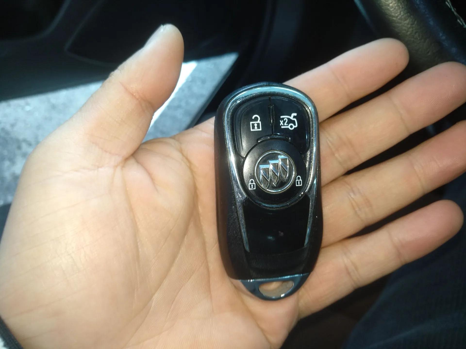 Buick Regal 2017 20T Elite Edition — миниатюра 22