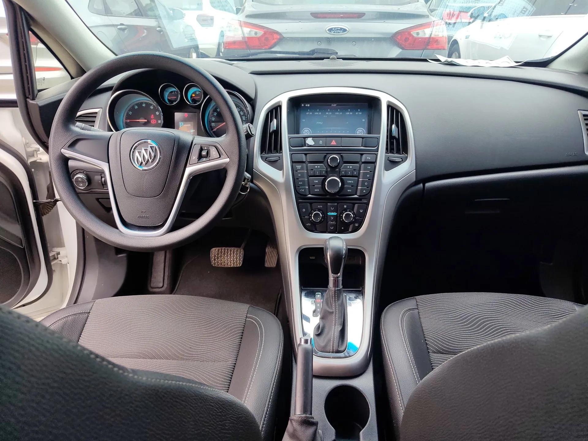 Buick GT 2014 XT 1.6L Automatic Fashion Edition — миниатюра 12