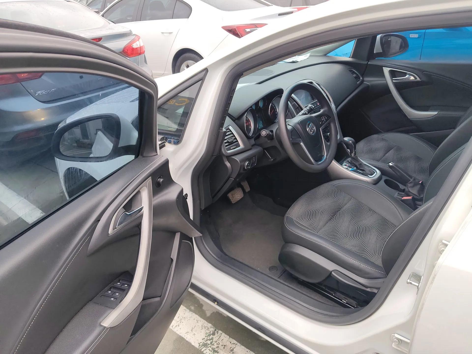 Buick GT 2014 XT 1.6L Automatic Fashion Edition — миниатюра 18