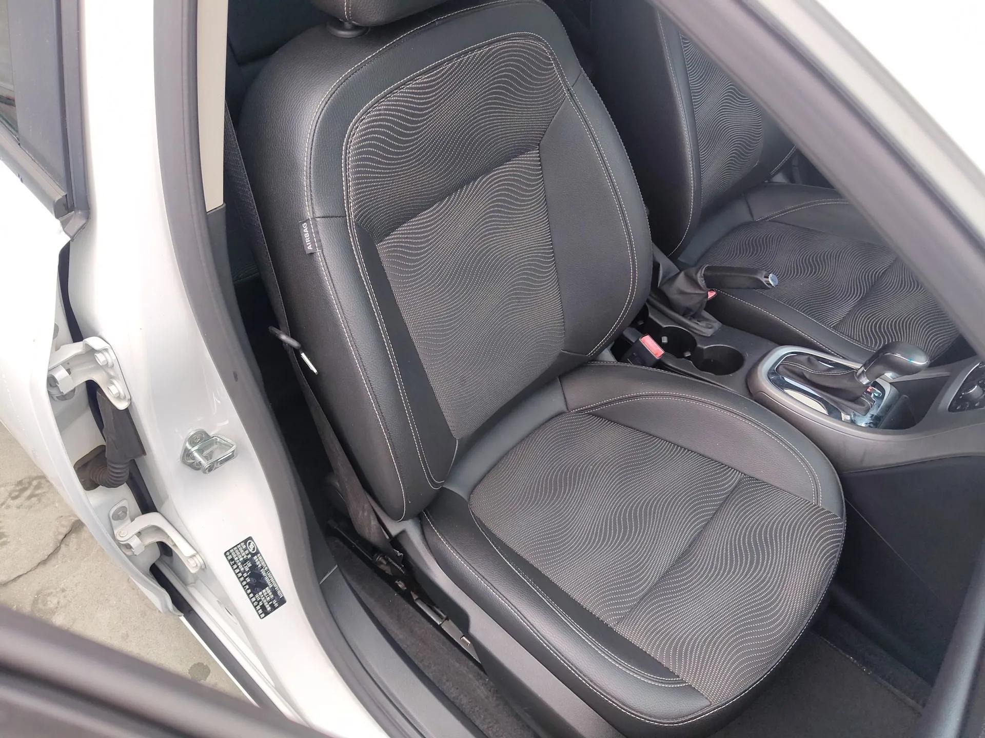 Buick GT 2014 XT 1.6L Automatic Fashion Edition — миниатюра 23