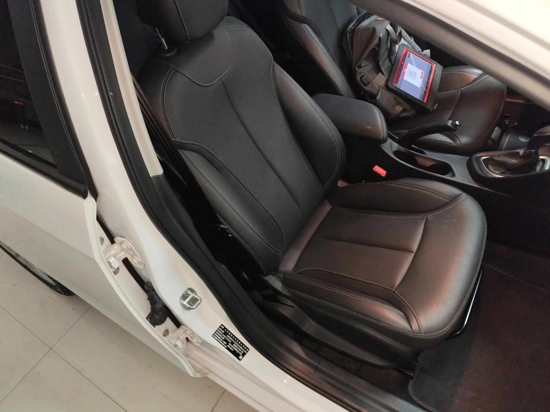 Buick GT 2021 Revised Version Flagship 1.5L Automatic Elite Edition — миниатюра 23