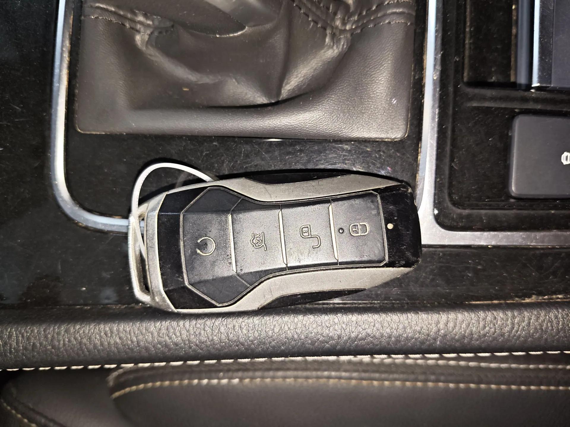 BYD Song MAX 2021 Upgraded Model 1.5T Automatic Prestige 6-Seater — миниатюра 12